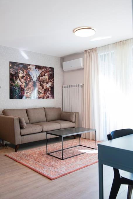 Madrid: A Modern 2-Bedroom Apartment With Parking Sofia Eksteriør bilde